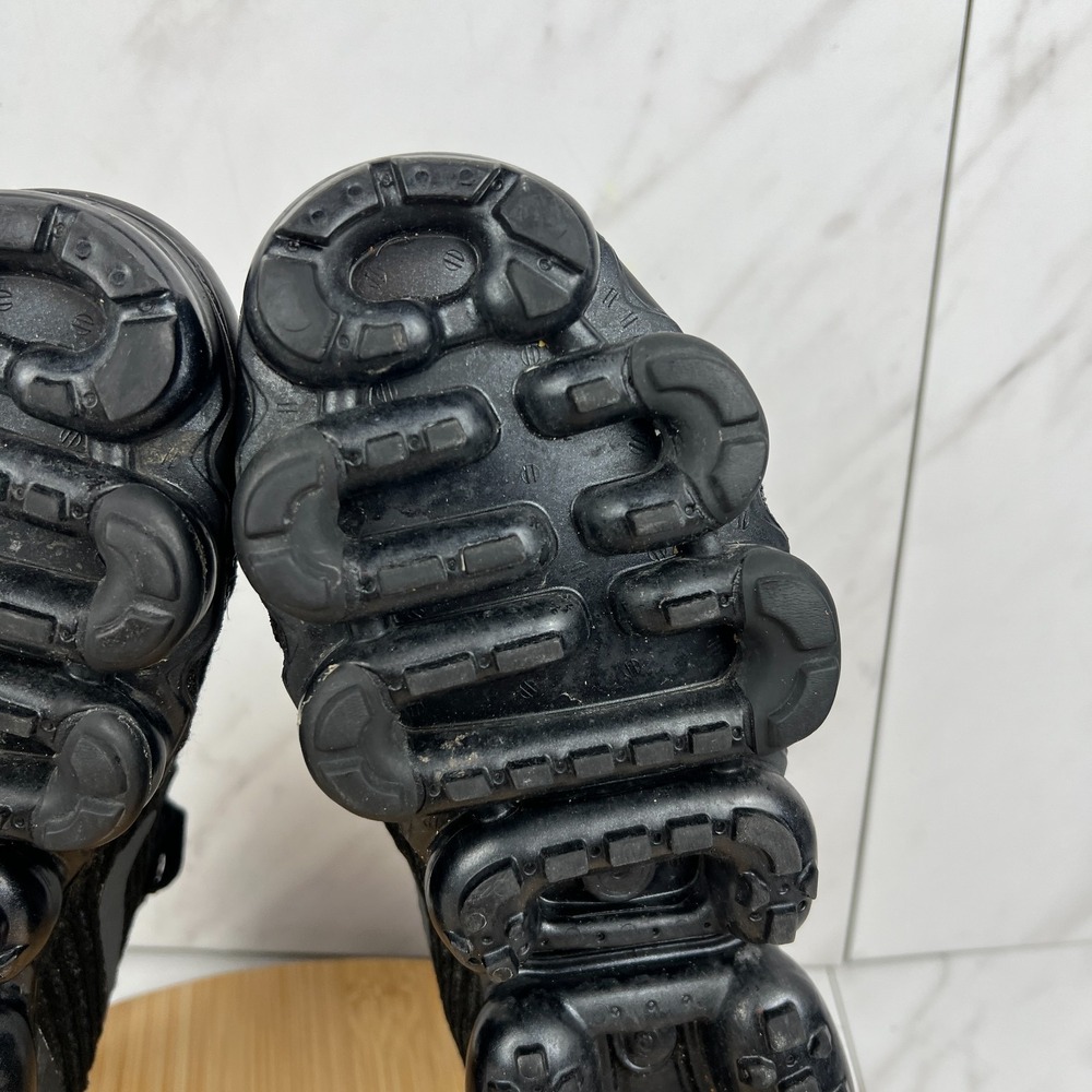 Nike Air Vapormax Flyknit 3 Womens Size 8 Triple Black Running Shoes AJ6910-002 - Picture 9 of 12